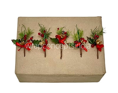 Goldl Pine & Holly Stick Bunch