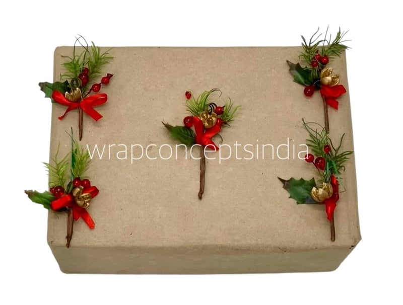 Gold Pine & Holly Stick Bunch